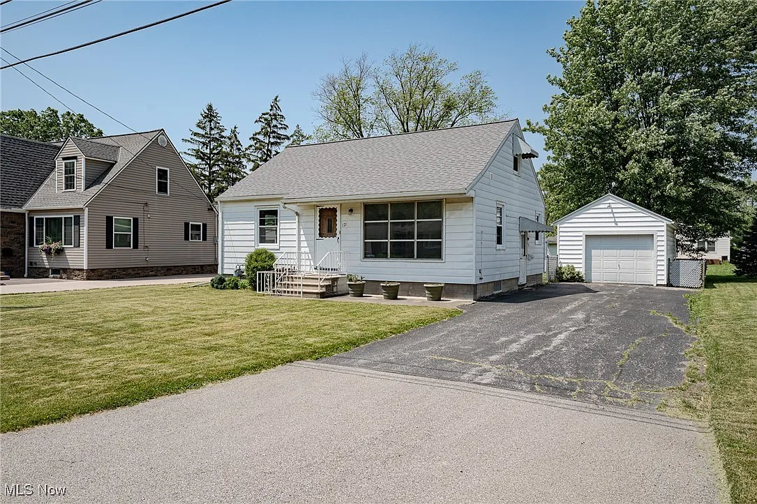 171 Sipple Ave photo 1