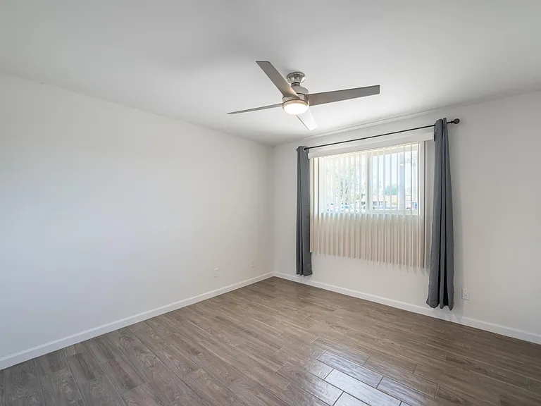 116 W Geneva Dr — Photo 20
