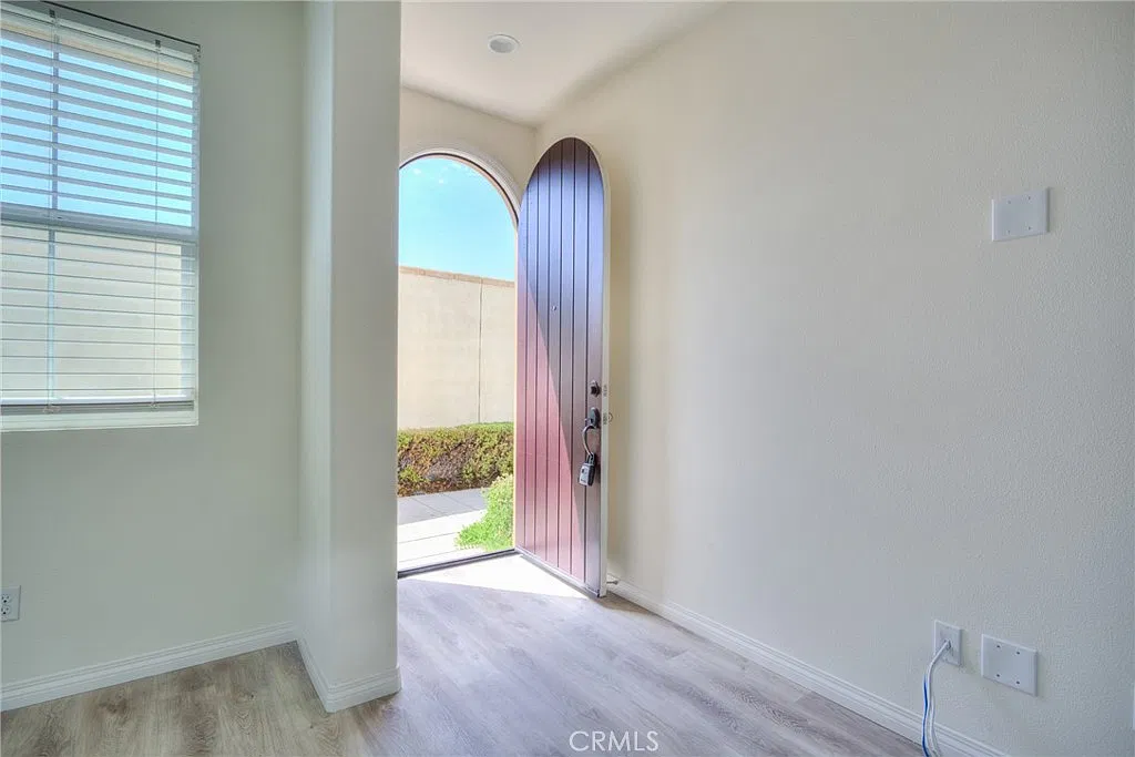 4 bed, 3.5 bath, 1740 sqft, $4,000 — Photo 3