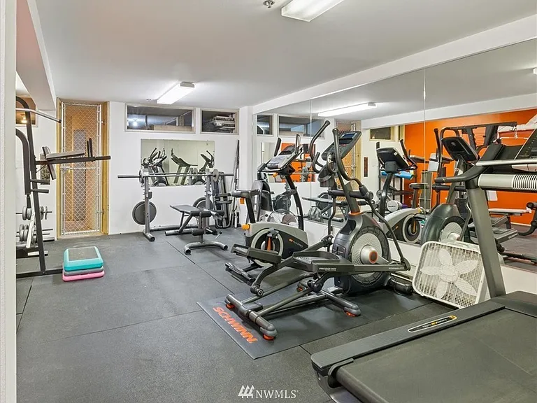 530 Melrose Ave E #103 — Photo 11