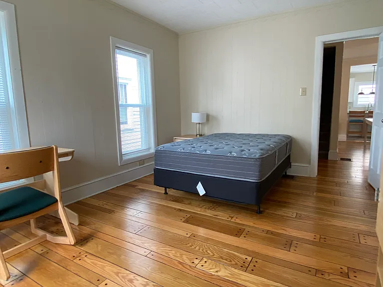 First floor bedroom number 5