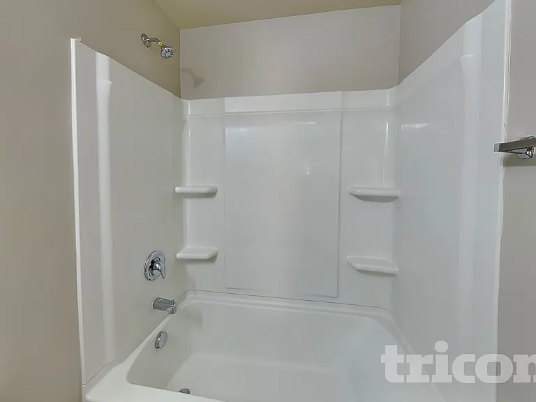 1095 Lear Dr — Photo 14