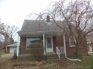 6840 Engleman Ave, Center Line, MI 48015