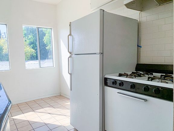 5th image of 821 N Vendome St APT 7