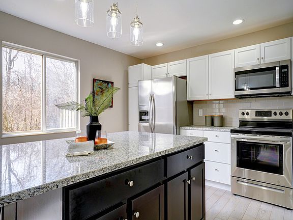 5th image of 10837 Fallsington Ct