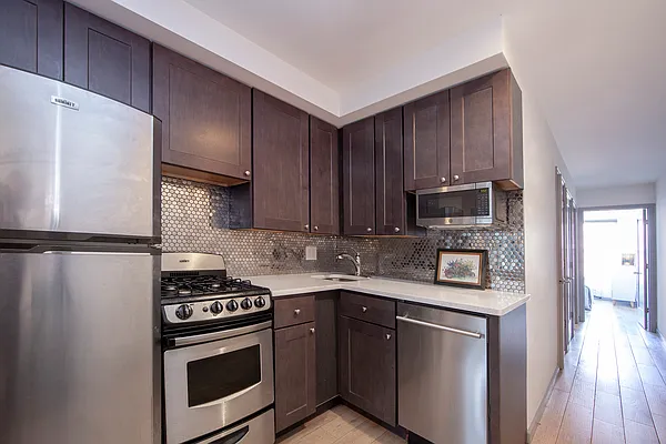 Rented by R New York | media 29