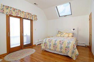 3rd image of 4103 N Claremont Ave