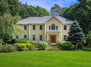 64 Sugarcane Ln, North Andover, MA 01845