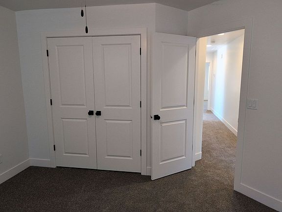 3rd image of 514 E Heritage Pl