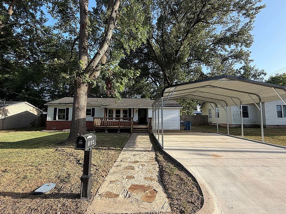 2nd image of 304 Redbud Ln