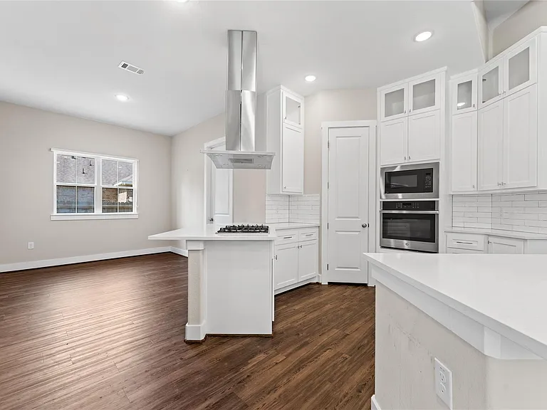 2650 Fountain View St — Photo 10