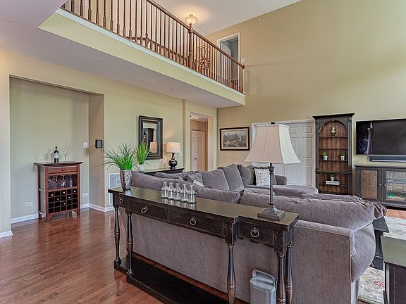 4th image of 1414 Essex Dr