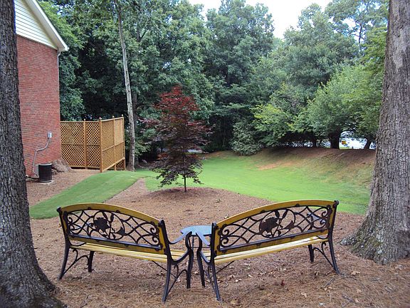 2nd image of 291 Shaded Oaks Ln SE