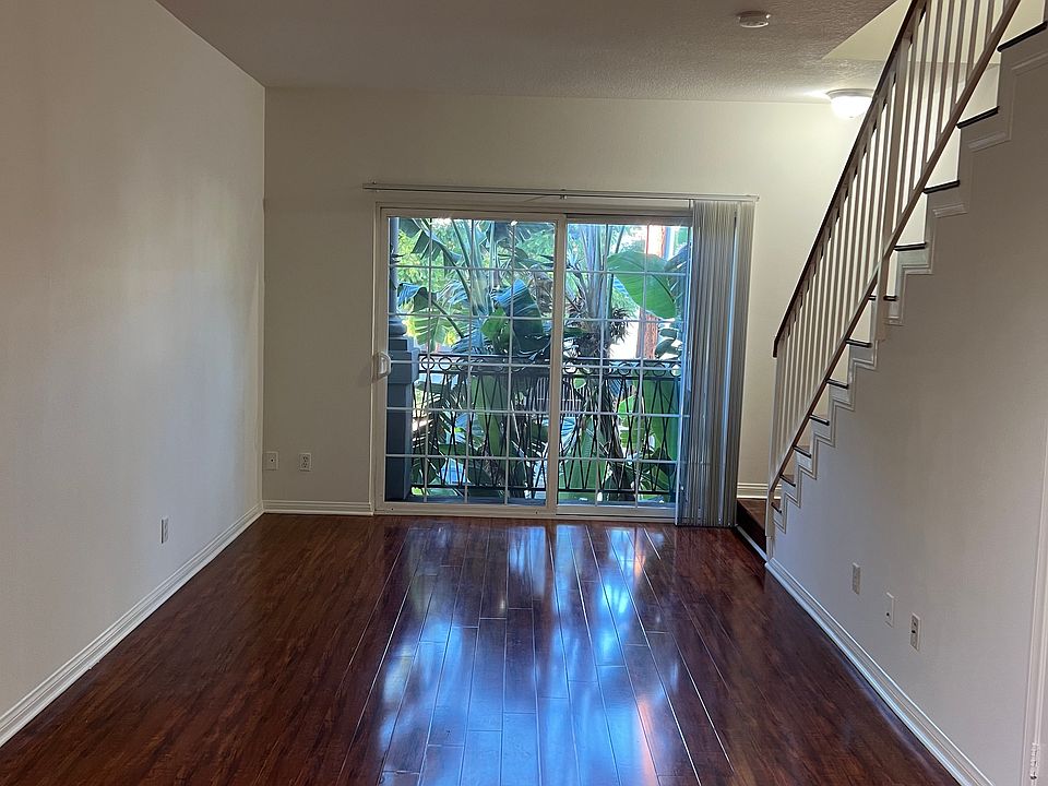 1st image of 15332 Weddington St APT 11