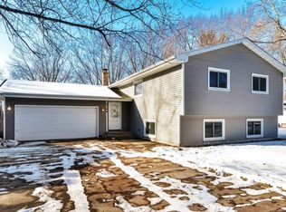 9748 Avocet St NW, Coon Rapids, MN 55433