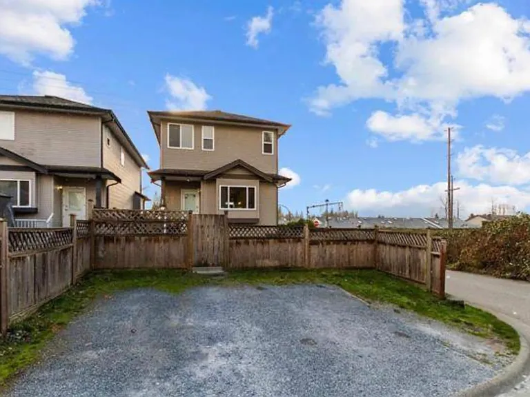 23605 Dewdney Trunk Rd — Photo 21