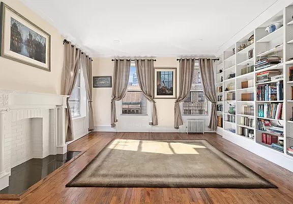 2nd image of 229 W 97th St APT 6D