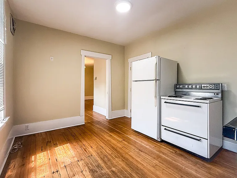 Sumach Street Five-Plex — Photo 11