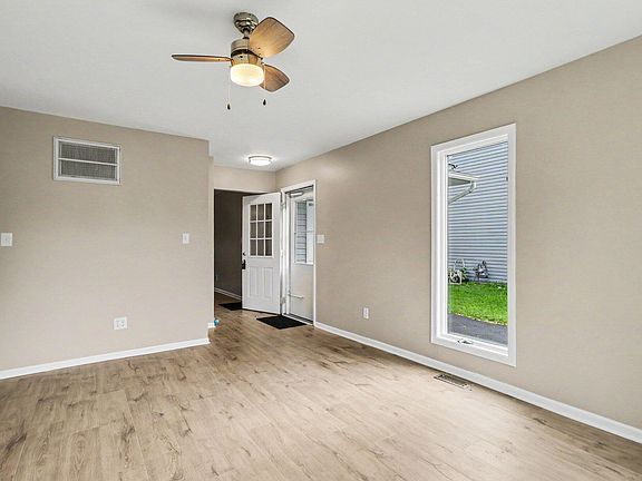 3rd image of 1140 W 59th Pl