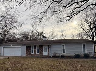 8401 Roseborough Rd, Louisville, KY 40228