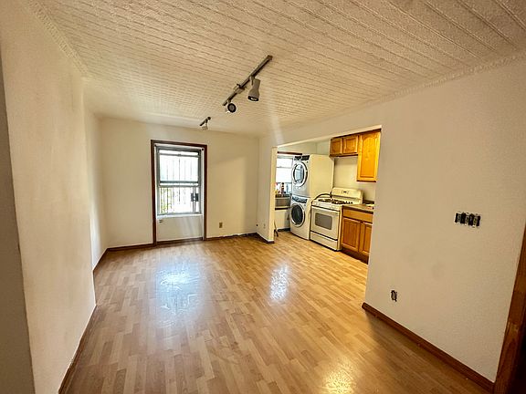 2nd image of 980 Bedford Ave APT 2