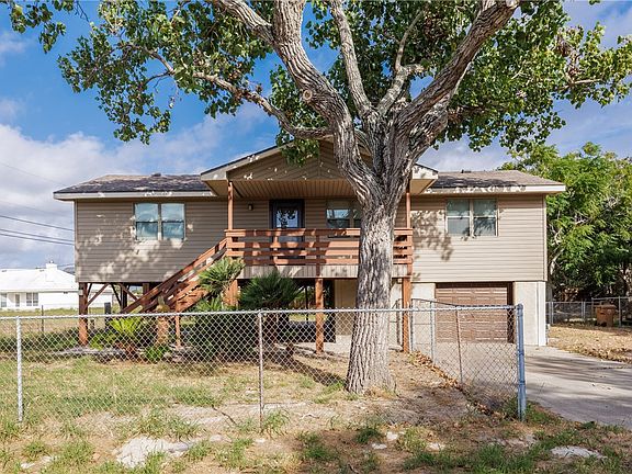 2nd image of 3830 Jamaica Dr