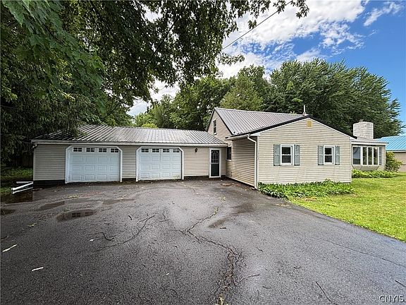 3rd image of 1302 & 1296 Fyler Rd