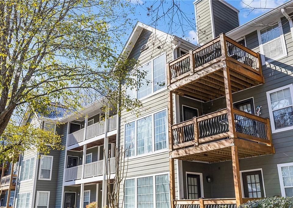 1st image of 514 Berkeley Woods Dr