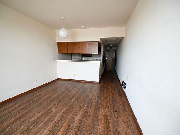 5th image of 30 N Elm St #218