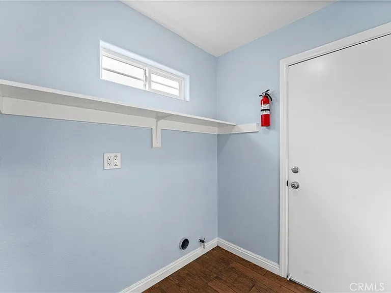 435 Cerritos Ave — Photo 15