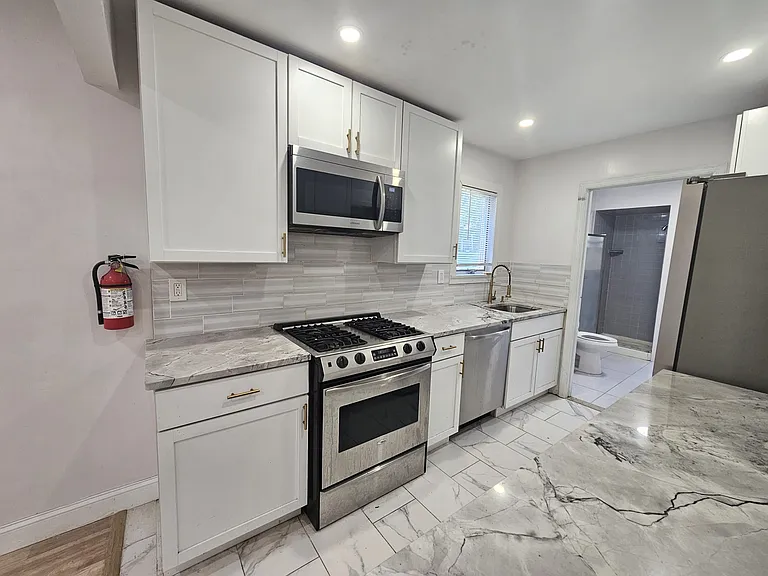 kitchen L