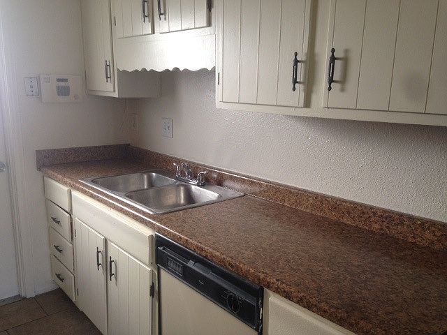 1st image of 2434 W Willow Ave