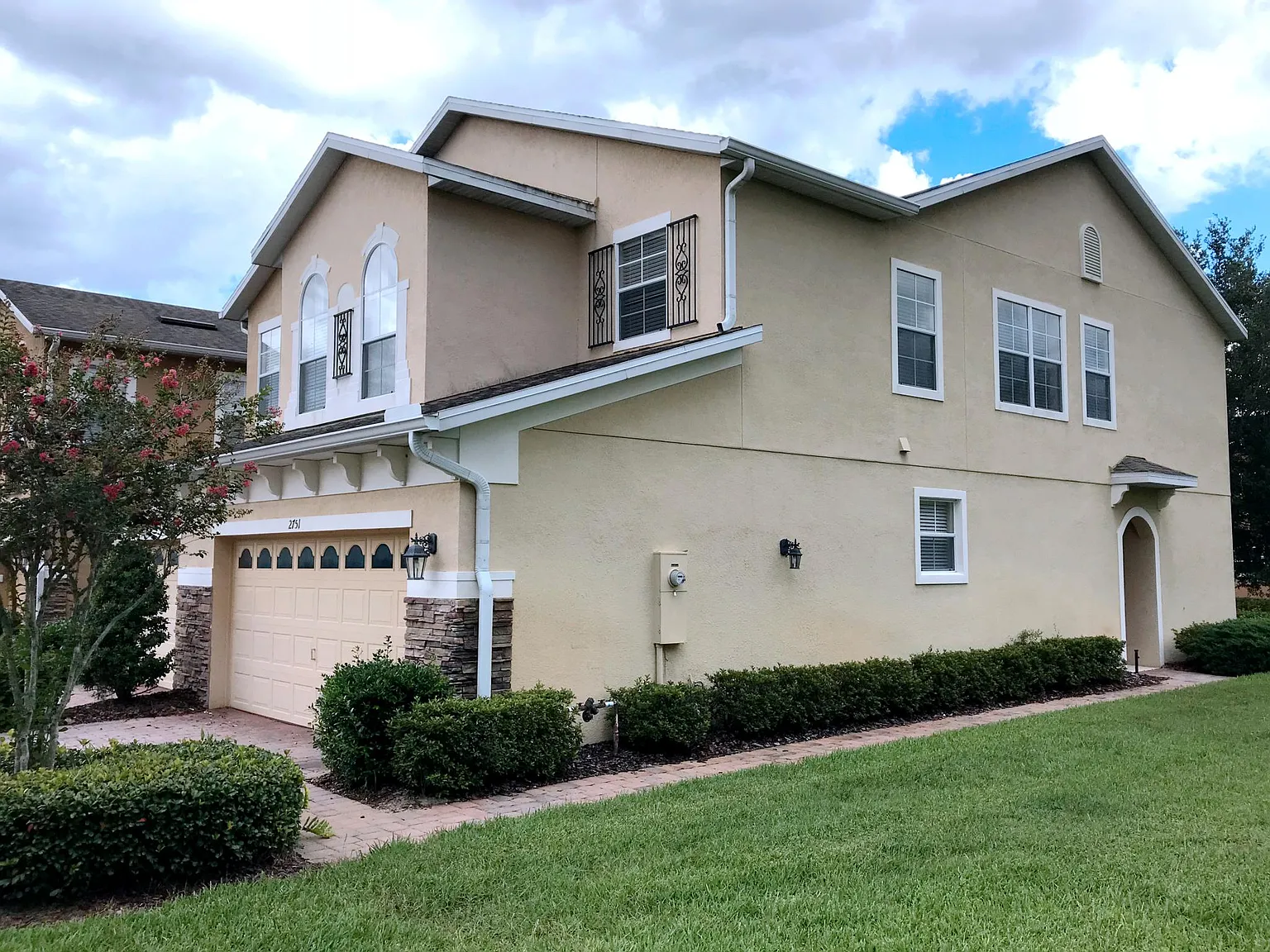 3 bed, 2.5 bath, 1656 sqft, $2,500 — Photo 2