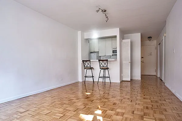 Sold by The Bamberger Group | media 1