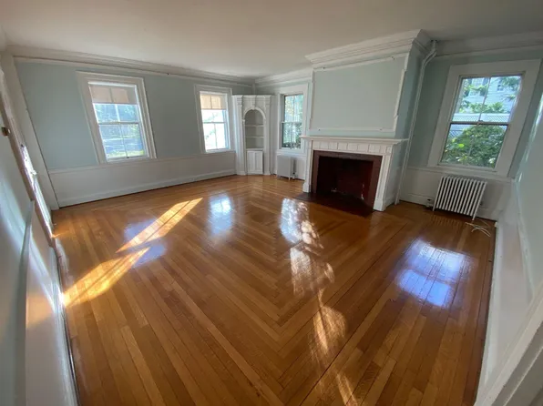 260 High St APT 1, Newburyport, MA 01950