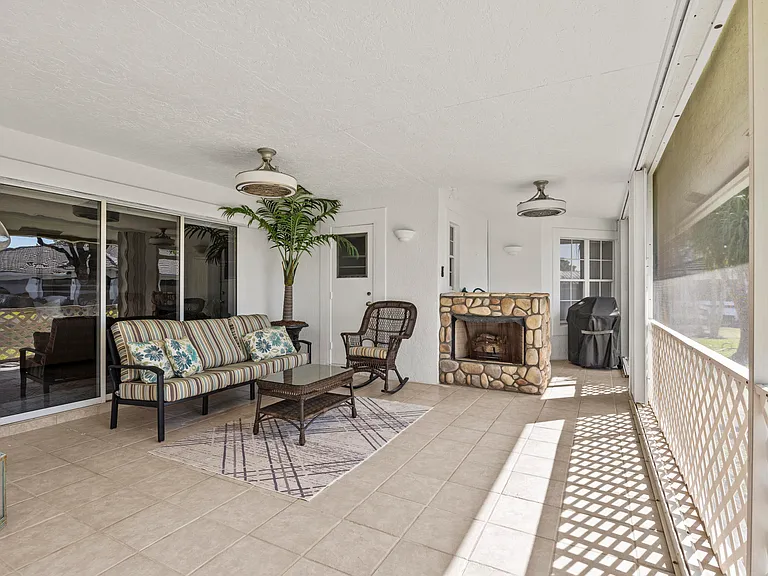 1782 Clydesdale Ave #HOUSE — Photo 36