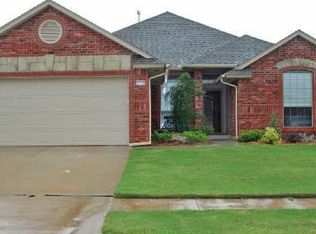 1733 SW 31st St, Moore, OK 73160