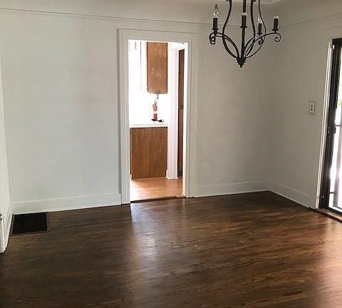 2nd image of 3761 Eagle St