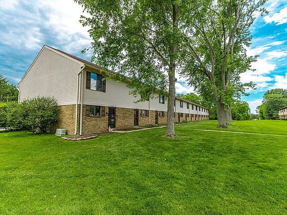 3rd image of 7832 Betsy Ross Cir