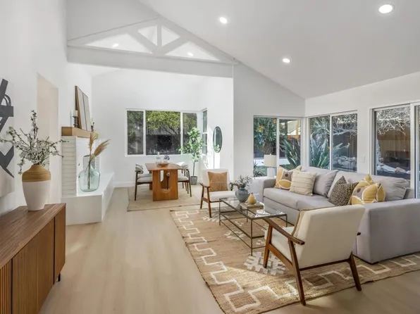 7407 Brava St, Carlsbad, CA 92009