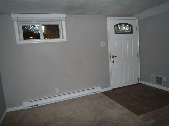 3rd image of 133 E Kensington Ave