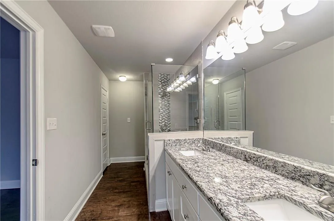 3 bed, 1627 sqft, $2,100 — Photo 1