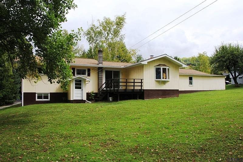 3rd image of 118 ROBERT Street