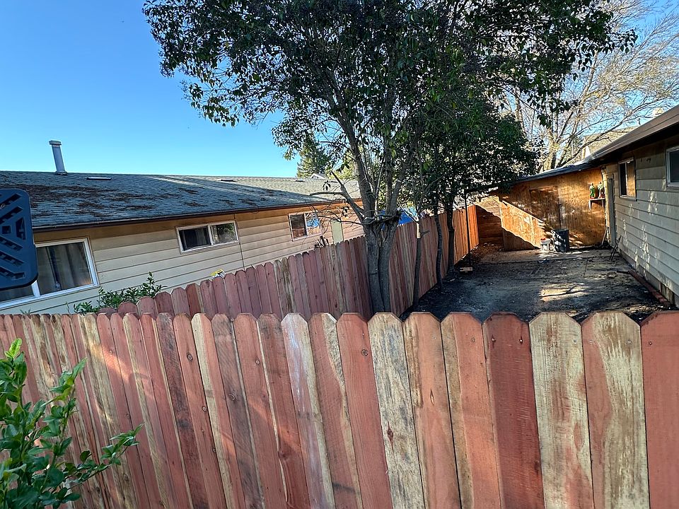 2nd image of 1672 Dutton Ave