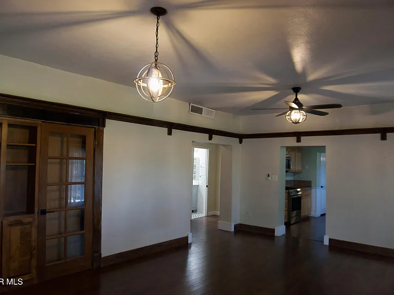 9401 Pavo Ln — Photo 10