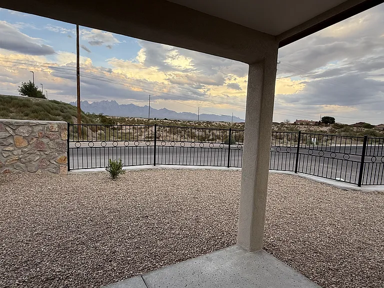 5104 Venado St — Photo 15