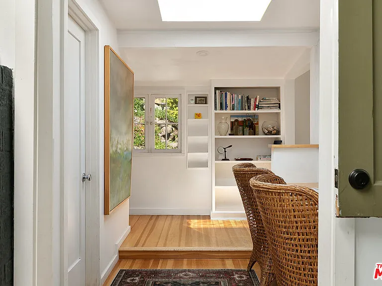 913A Fernwood Pacific Dr — Photo 11
