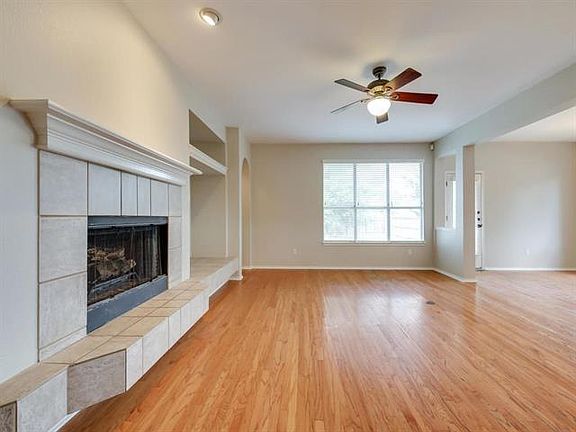 4th image of 3300 Avenal Dr