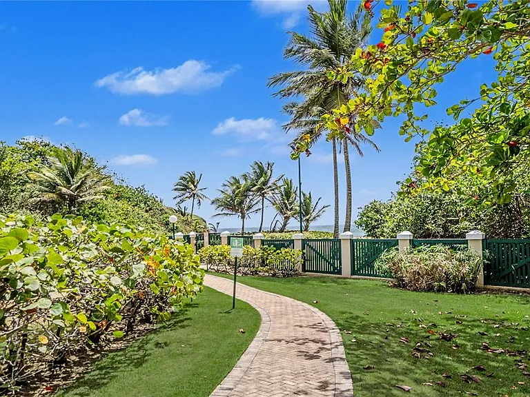 86 Lakeside Villas A B2 — Photo 31