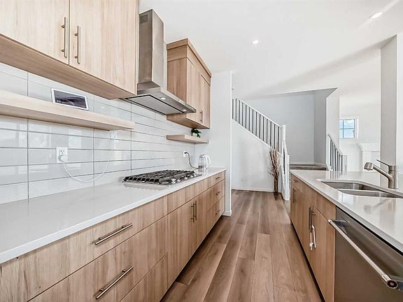 4th image of 222 NE Knight Ave